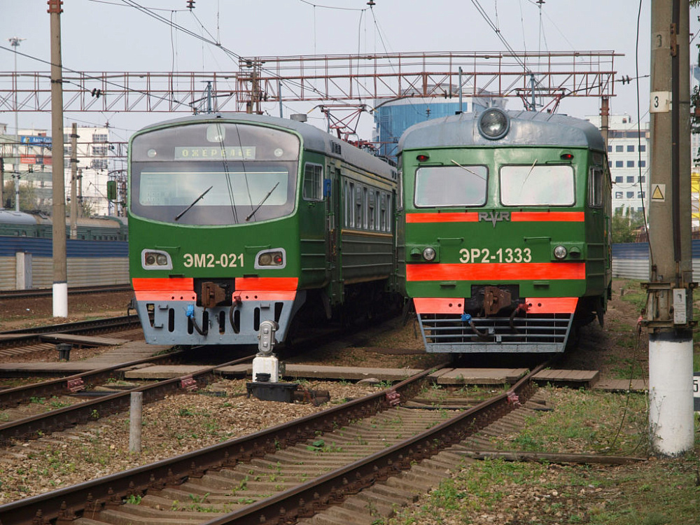 ЖЕЛЕЗНОДОРОЖНЫЙ ТРАНСПОРТ
